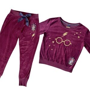 Harry Potter Gryffindor Pajama Set Logo Velour Velvet Burgundy Gold Loungewear